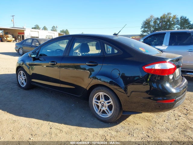 Ford FIESTA SE 2018 3FADP4BJ7JM113846 Image 3