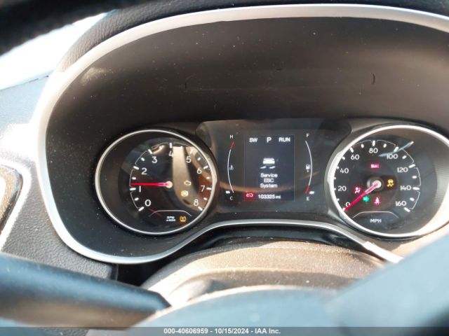 3C4NJCBB3JT305029 Jeep Compass Altitude Fwd