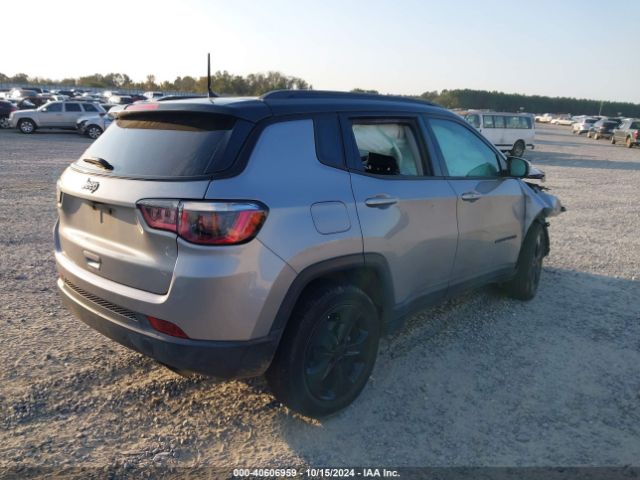 3C4NJCBB3JT305029 Jeep Compass Altitude Fwd
