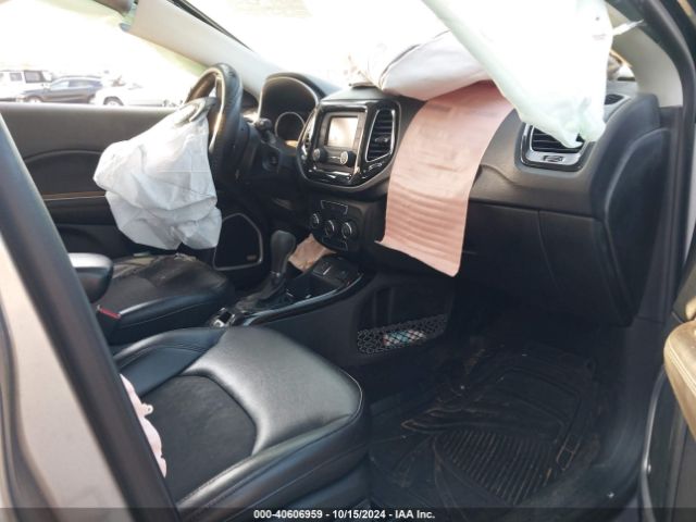 3C4NJCBB3JT305029 Jeep Compass Altitude Fwd