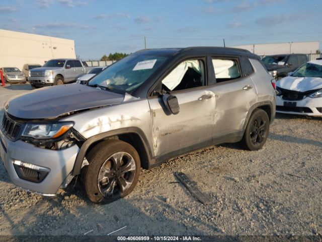 3C4NJCBB3JT305029 Jeep Compass Altitude Fwd