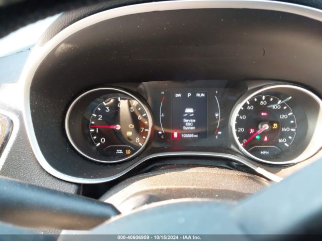 3C4NJCBB3JT305029 Jeep Compass Altitude Fwd