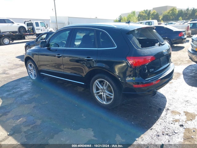 WA1LFAFP3FA028426 Audi Q5 2.0t Premium