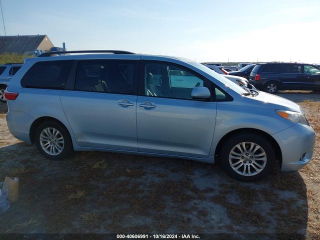 5TDYK3DC3FS544517 Toyota Sienna Xle 8 Passenger