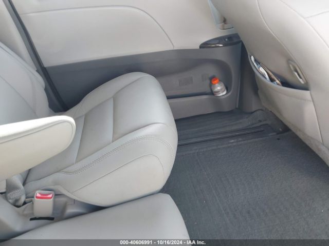 5TDYK3DC3FS544517 Toyota Sienna Xle 8 Passenger