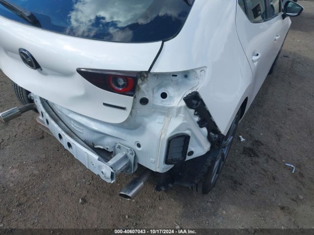 JM1BPAKM3P1601630 Mazda Mazda3 2.5 S Select