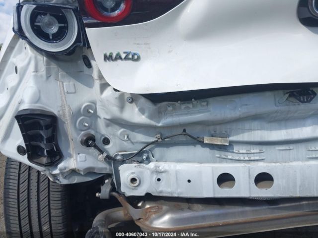 JM1BPAKM3P1601630 Mazda Mazda3 2.5 S Select