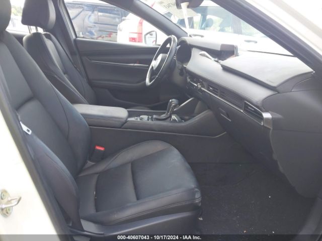 JM1BPAKM3P1601630 Mazda Mazda3 2.5 S Select