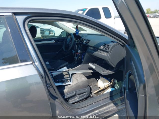1VWAS7A39GC046254 Volkswagen Passat 1.8t S