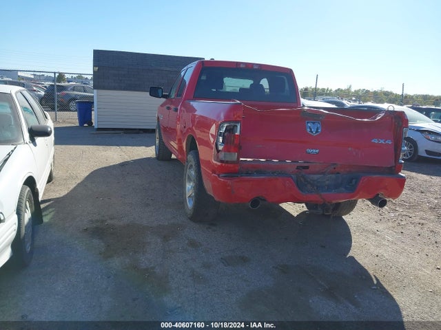RAM 1500 Express  4x4 6'4 Box 2018 1C6RR7FT5JS190611 Image 3