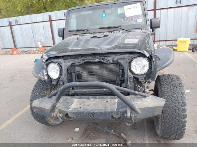 1C4BJWDG8FL652789 Jeep Wrangler Unlimited Sport