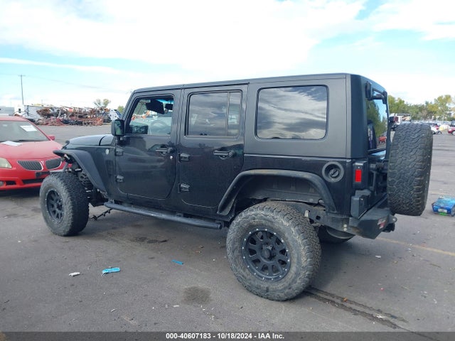 1C4BJWDG8FL652789 Jeep Wrangler Unlimited Sport