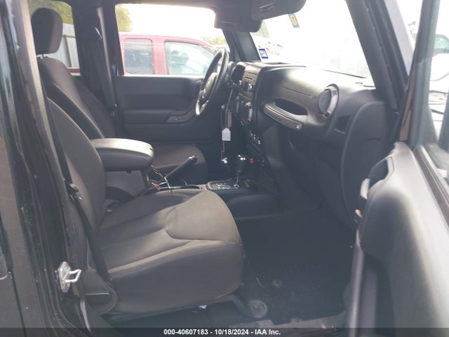 1C4BJWDG8FL652789 Jeep Wrangler Unlimited Sport