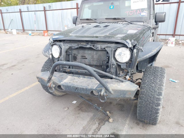 1C4BJWDG8FL652789 Jeep Wrangler Unlimited Sport
