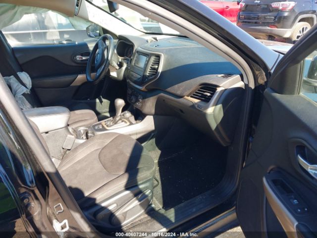 1C4PJMCB0HW589771 Jeep Cherokee Latitude 4x4