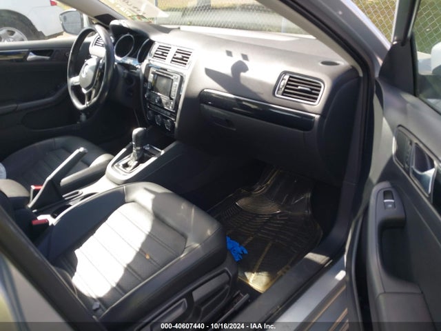 3VWL17AJ7FM310787 Volkswagen Jetta 1.8t Sel