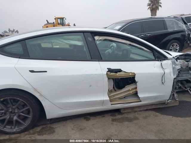 Tesla Model 3 Rear-wheel Drive 2022 5YJ3E1EA8NF332332 Image 14