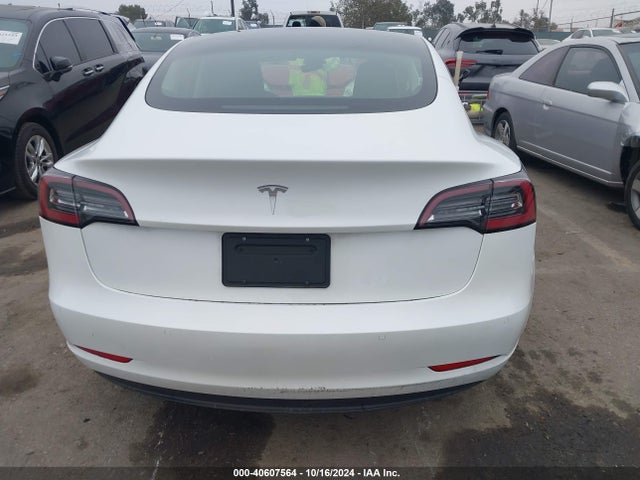 Tesla Model 3 Rear-wheel Drive 2022 5YJ3E1EA8NF332332 Image 17