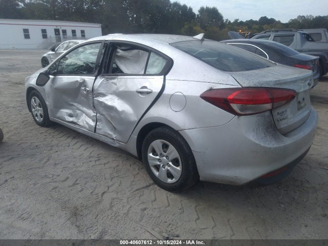 KIA FORTE LX 2017 3KPFK4A79HE048350 Image 3