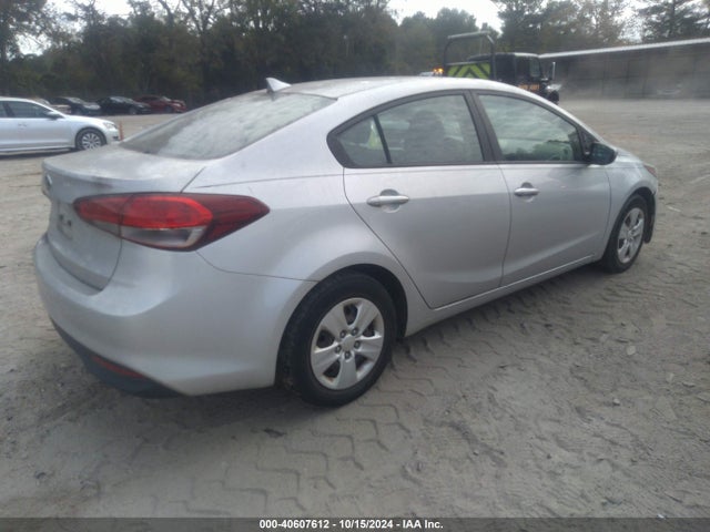 KIA FORTE LX 2017 3KPFK4A79HE048350 Image 4