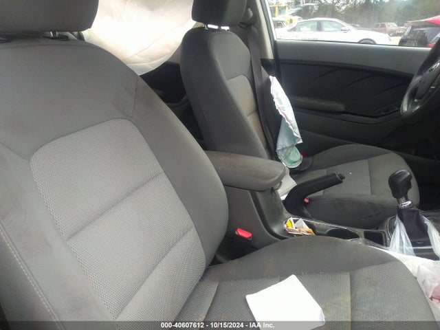 KIA FORTE LX 2017 3KPFK4A79HE048350 Image 5