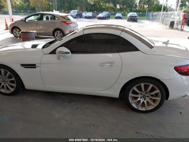 WDDPK3JAXHF140959 Mercedes-Benz Slc 300