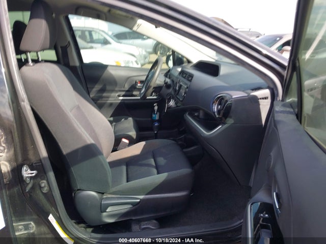 Toyota Prius C Two 2016 JTDKDTB30G1123002 Image 5