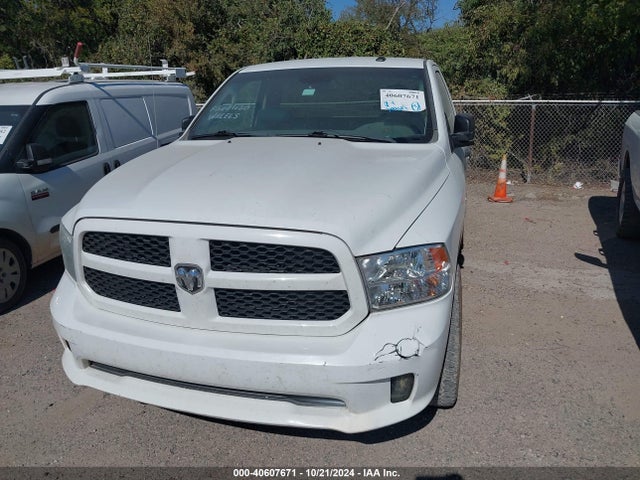 RAM 1500 Express 2015 3C6JR7AT4FG609650 Image 2
