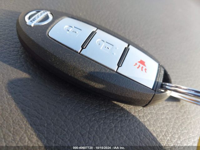 JN1BJ1CP0JW105515 Nissan Rogue Sport Sv