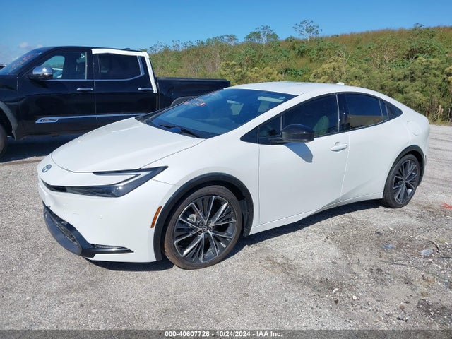 Toyota PRIUS XLE 2024 JTDACAAU3R3030639 Image 2