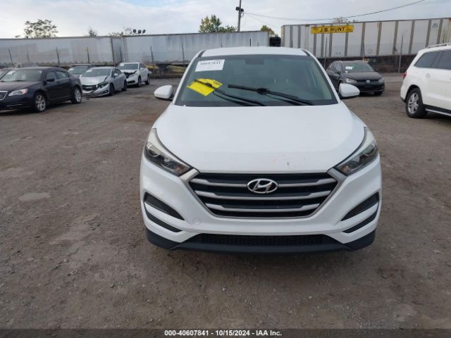 KM8J23A43HU403715 Hyundai TUCSON SE