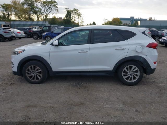 KM8J23A43HU403715 Hyundai TUCSON SE