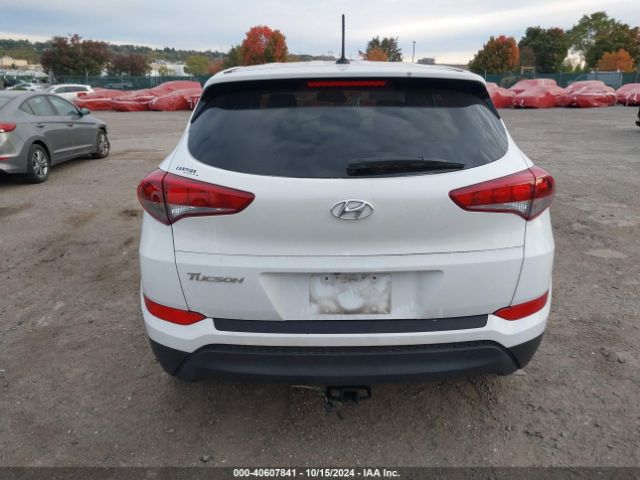 KM8J23A43HU403715 Hyundai TUCSON SE
