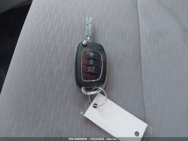 KM8J2CA47KU878453 Hyundai TUCSON SE