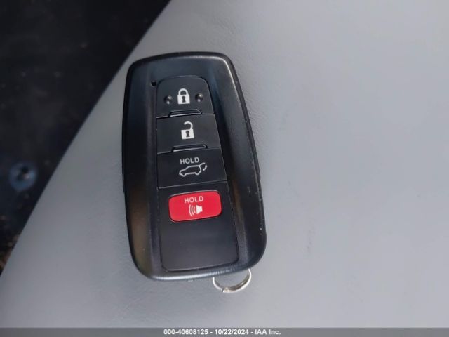 2T3A1RFV3PW387416 Toyota Rav4 Xle Premium