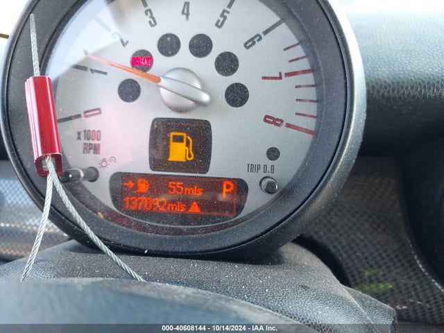 2011 MINI COOPER S CLUBMAN WMWZG3C56BTY35935 Photo 6