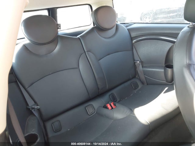 2011 MINI COOPER S CLUBMAN WMWZG3C56BTY35935 Photo 7
