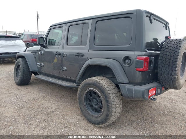 1C4HJXDG9JW234037 Jeep Wrangler Unlimited Sport S 4x4
