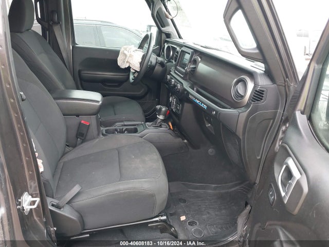 1C4HJXDG9JW234037 Jeep Wrangler Unlimited Sport S 4x4