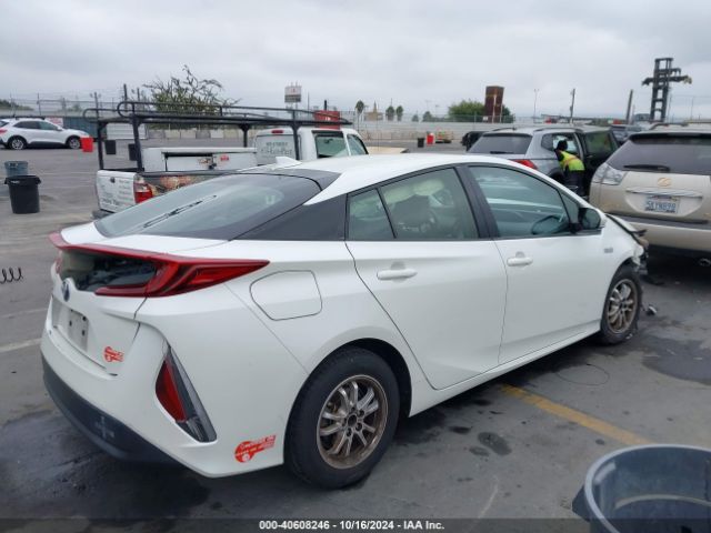 JTDKARFP7J3091153 Toyota Prius Prime Premium