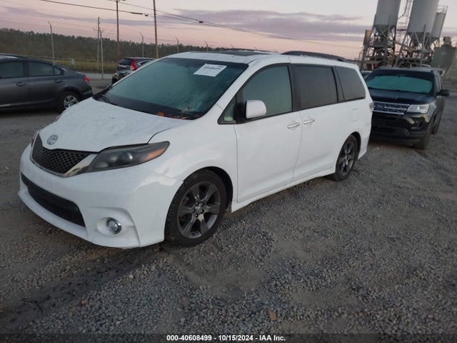 5TDXK3DC6GS718898 Toyota SIENNA SE