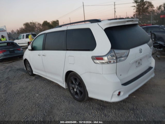 5TDXK3DC6GS718898 Toyota SIENNA SE