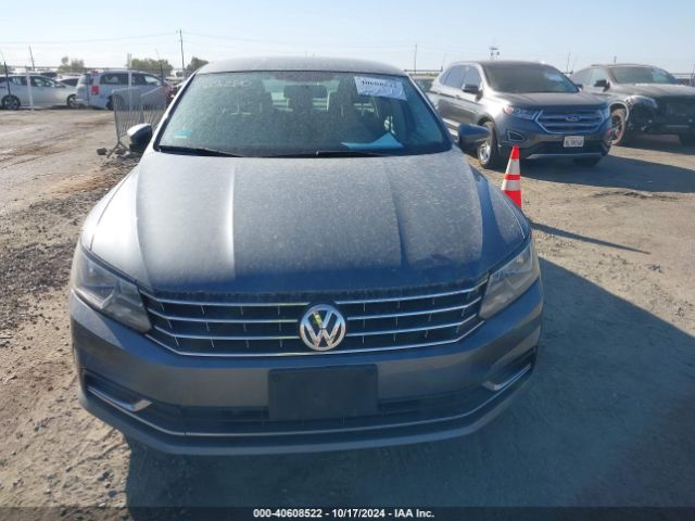 1VWAT7A35HC011841 Volkswagen Passat 1.8t S