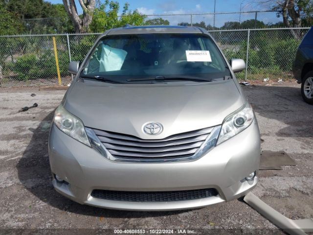5TDYZ3DC4HS832531 Toyota Sienna Xle 8 Passenger