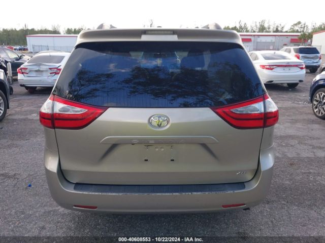 5TDYZ3DC4HS832531 Toyota Sienna Xle 8 Passenger