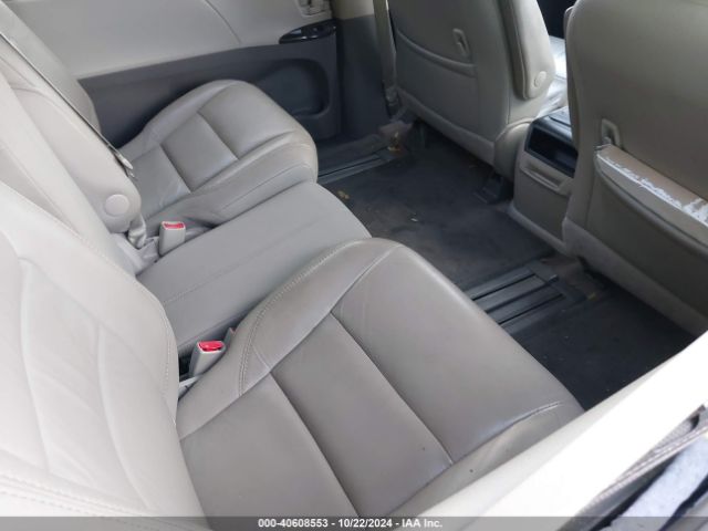 5TDYZ3DC4HS832531 Toyota Sienna Xle 8 Passenger