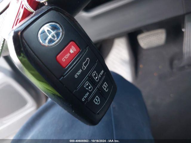 5TDYRKEC3NS132665 Toyota SIENNA XLE