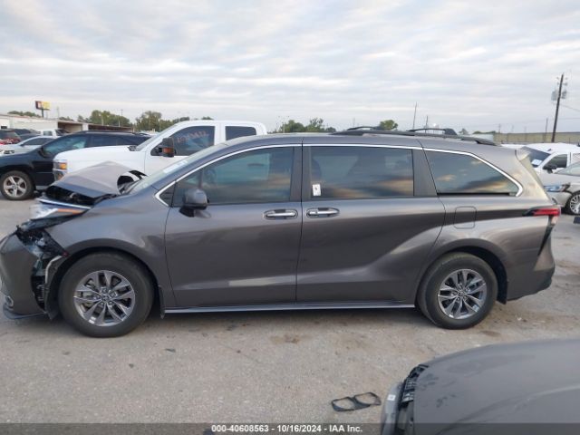 5TDYRKEC3NS132665 Toyota SIENNA XLE