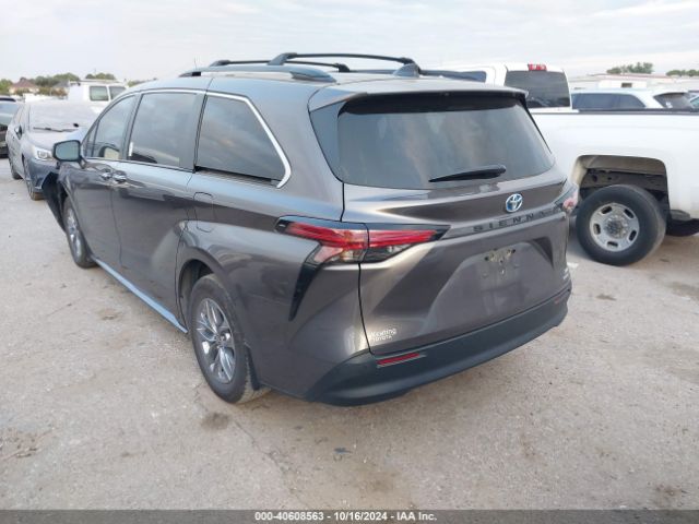 5TDYRKEC3NS132665 Toyota SIENNA XLE