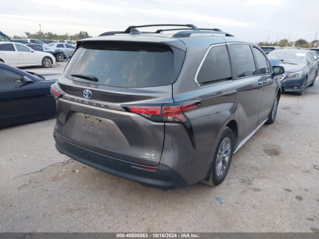 5TDYRKEC3NS132665 Toyota SIENNA XLE
